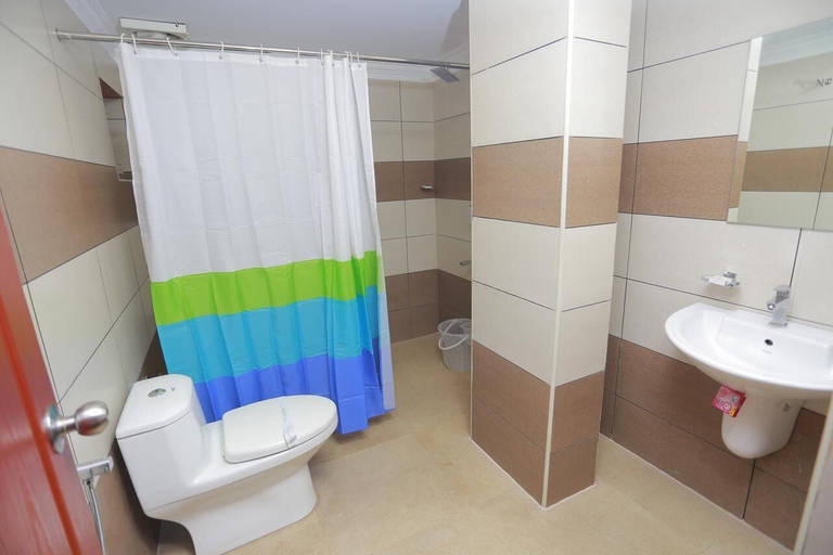 Bathroom 5, Luxora Hotel and Spa, Malappuram