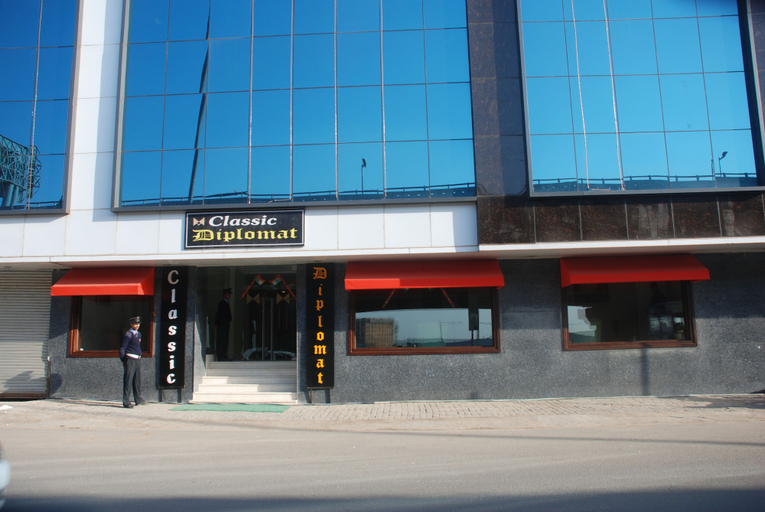 Exterior & Views 2, Hotel Classic Diplomat, Delhi