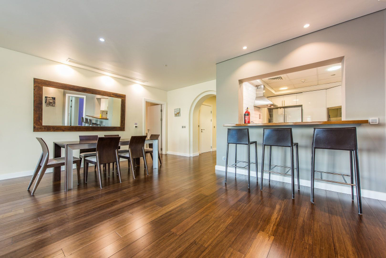 In-room dining 3, Deluxe Holiday Homes - Shoreline, Dubai