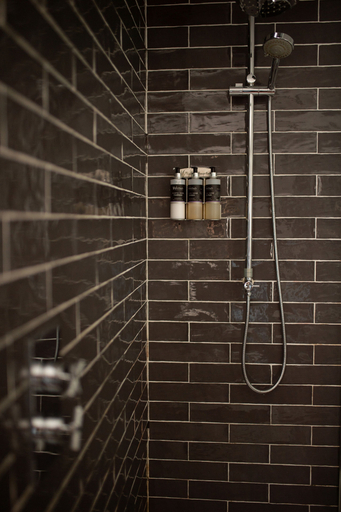 Bathroom 5, The George Hotel, Argyll and Bute