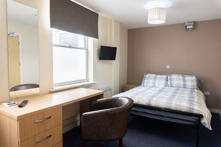 Bedroom 2, Spa Court, Gloucestershire