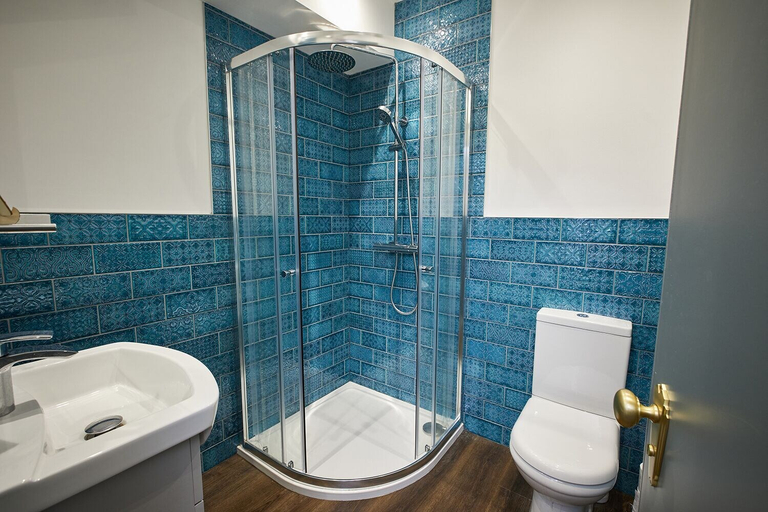 Bathroom 3, Three Cranes Serviced Apartments, Sheffield