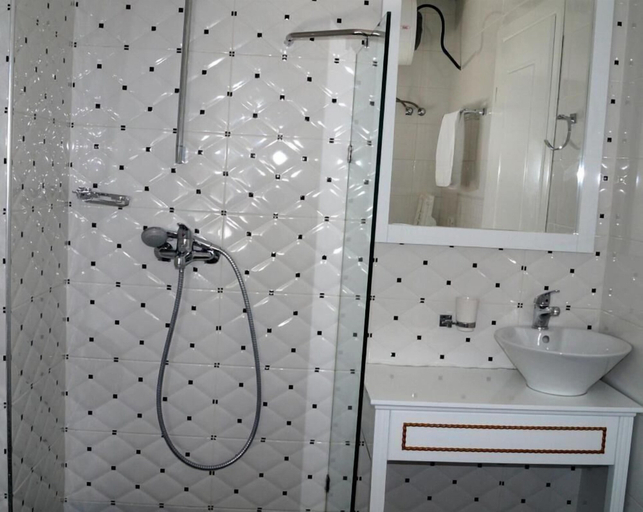 Bathroom 4, Apartments Flower Residence, Sarandës