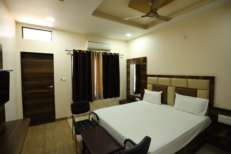 Bedroom 3, Ishwar Nain Hotel, Rajsamand