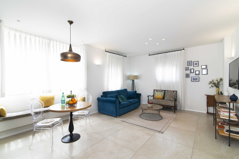 Others 5, Tlv Center by Tlv2rent