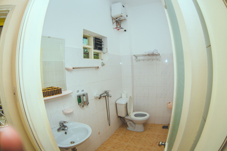 Bathroom 3, Thien Truong An Hotel, Hoa Lư