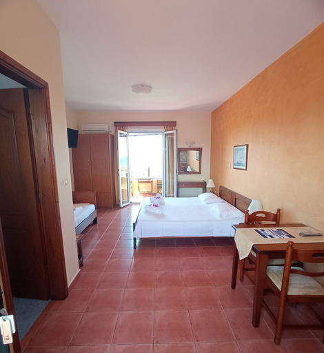 Bedroom 4, Vitoratos Studios, Ionian Islands