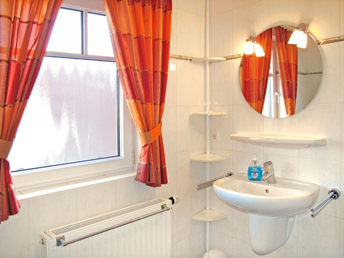 Bathroom 3, Ferienpark Am Meer Katamaran 1, Wesermarsch