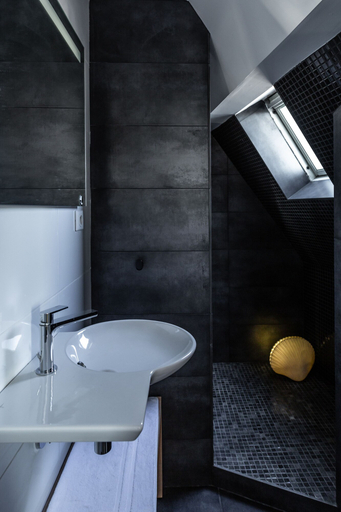 Bathroom 5, Bateau Libre, Finistère