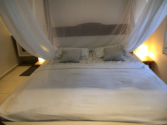 Bedroom 3, Asteria Studios, Centrum
