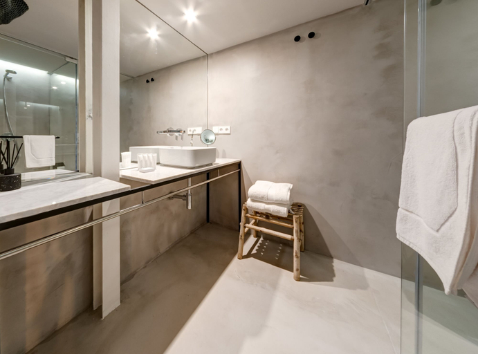Bathroom 3, Puerta del Arenal II, Sevilla