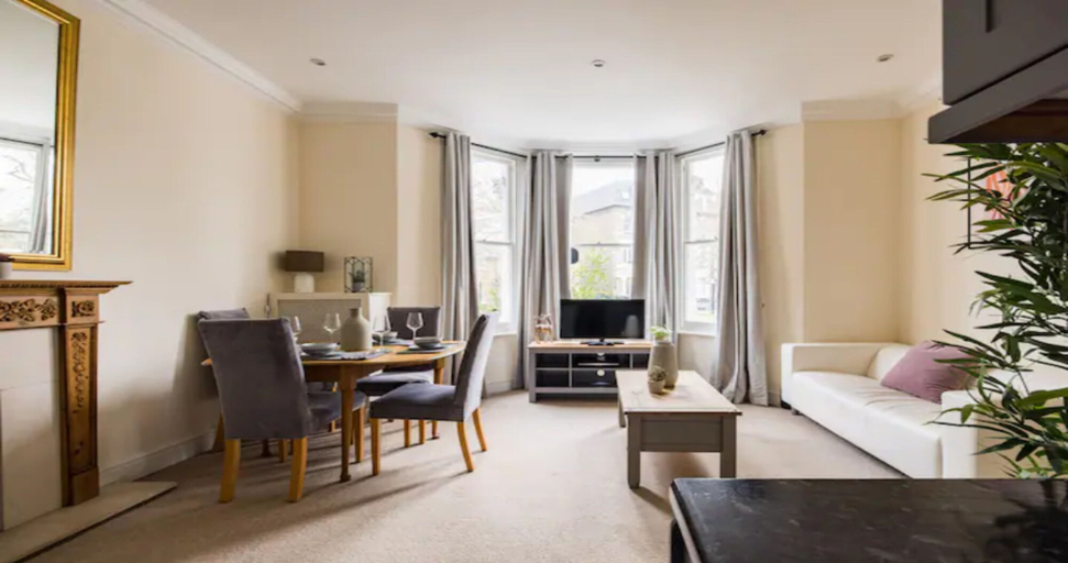 Others 4, Spacious 2 Bed Flat Near High Street Kensington, London