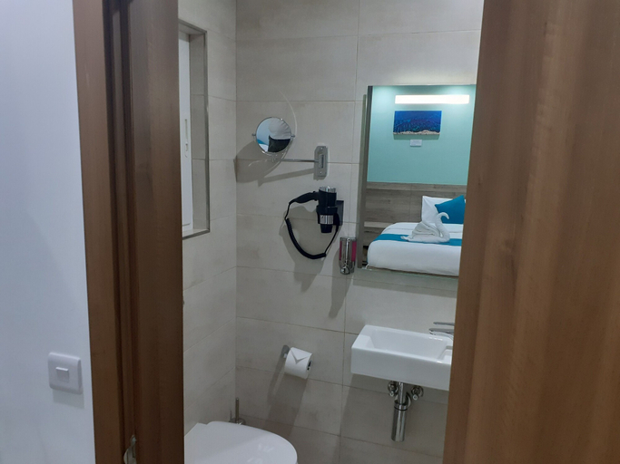 Bathroom 5, TJ Boutique Accommodation