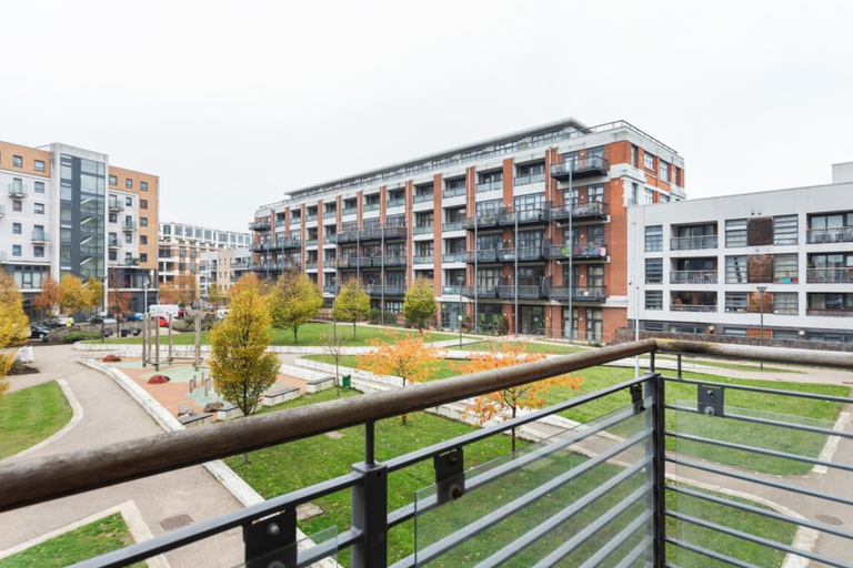 Exterior & Views, Beautiful 1 Bedroom Apartment in Shepherd's Bush, London