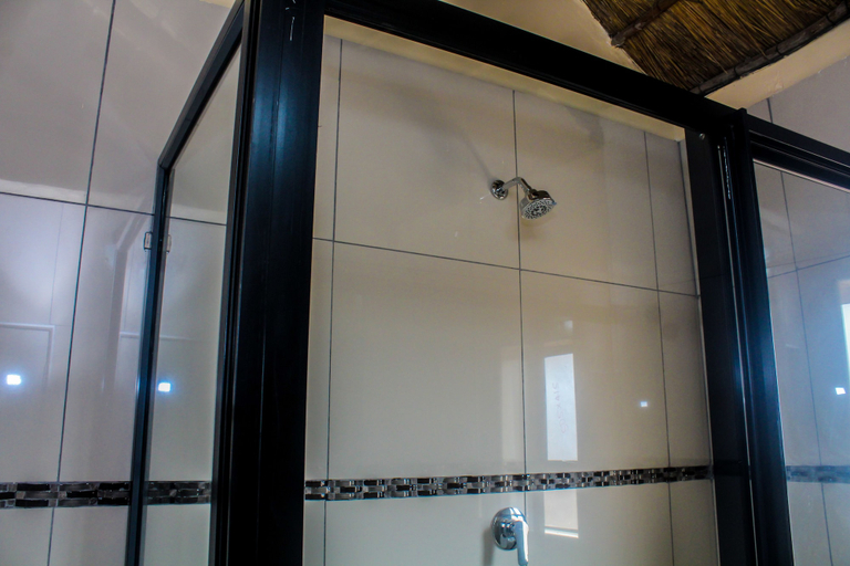 Bathroom 4, Sibebe Resort, Hhukwini
