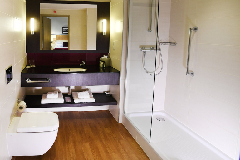 Bathroom 3, Lancaster Hotel, London