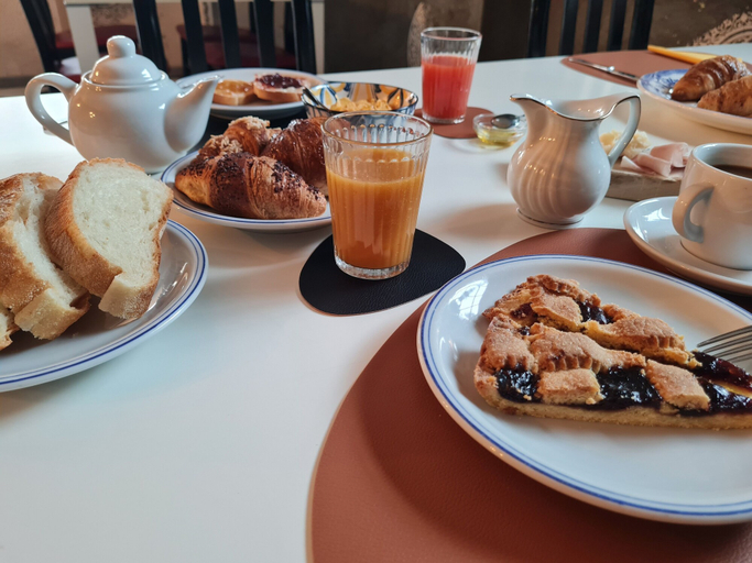 Food & Drinks 5, ALBERGO B&B TENESI, Brescia