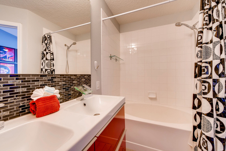 Bathroom 4, 3BR Wndsr Plms Townhome by FS FL VH-2367, Osceola