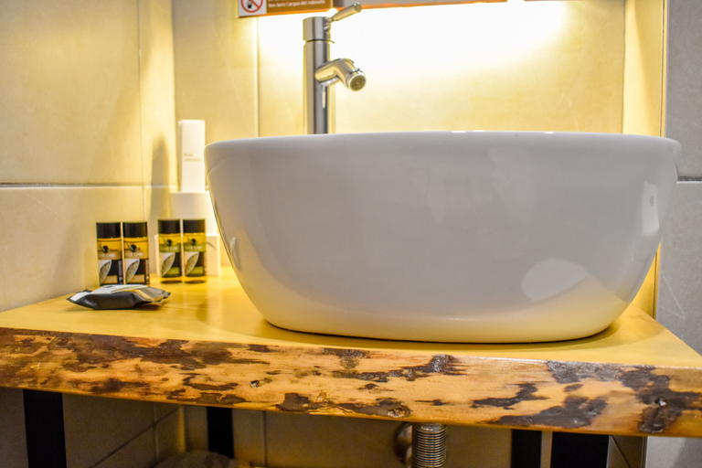 Bathroom 5, Entelia, Thessaly