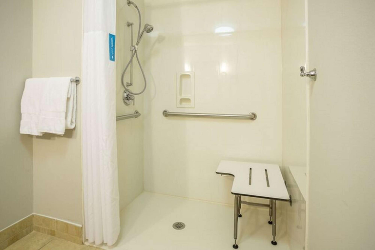 Bathroom 3, Hampton Inn Somerset, Pulaski