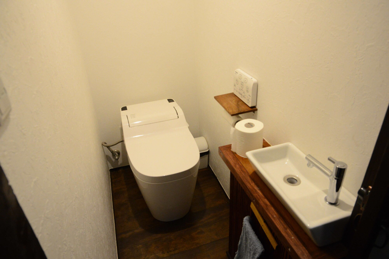 Bathroom 5, Guesthouse Nin-jin - Hostel, Niigata