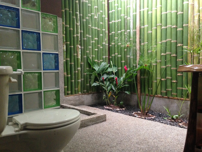 Bathroom 4, Jungle Lodge at Wild Sun Rescue, Puntarenas