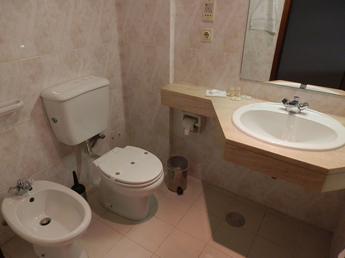 Bathroom, Hotel Via Norte, Maia