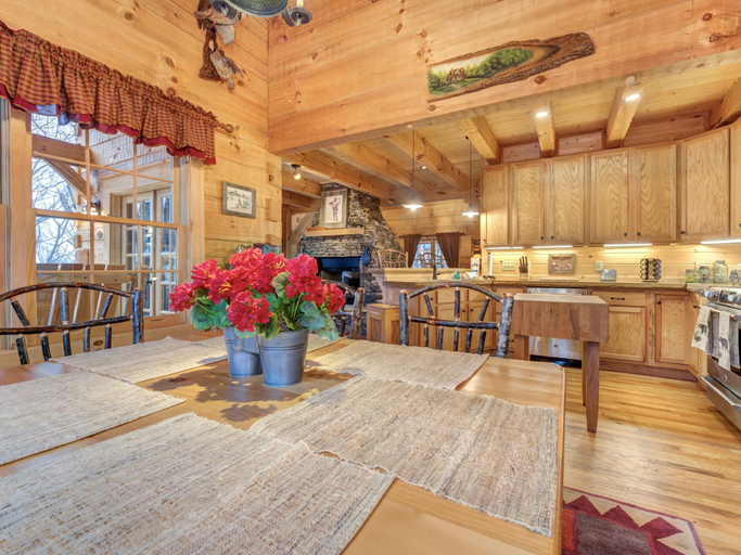 Others 5, Cozy Cub Hideaway, Sevier