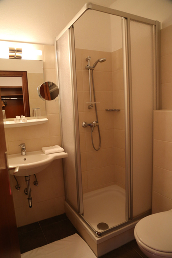 Bathroom 4, Hotel Kaiser Franz Josef, Spittal an der Drau
