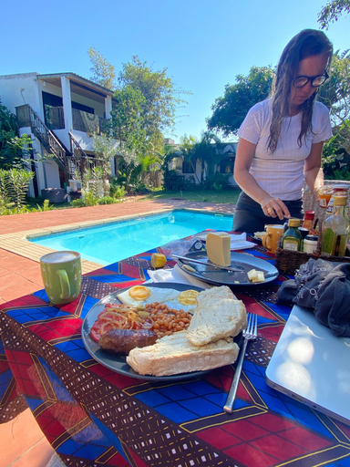Food & Drinks 5, Gamboozini Lodge, Matutuíne