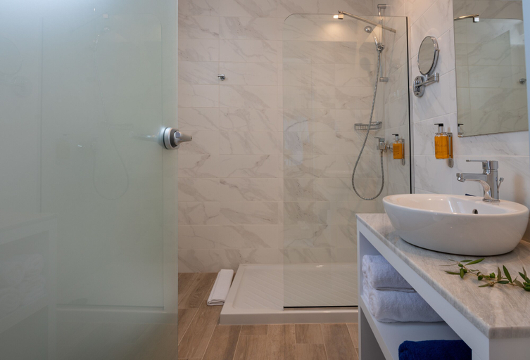 Bathroom, Elounda Breeze Resort - All Inclusive, Crete