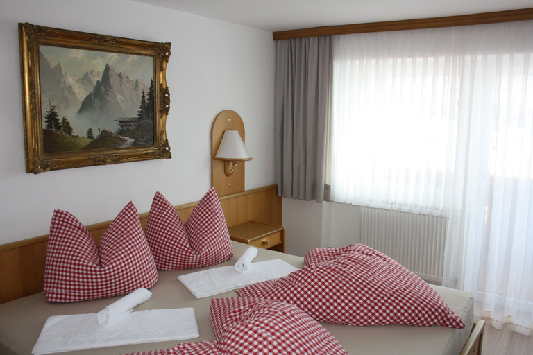 Bedroom 3, Landhotel Wolf, Innsbruck Land
