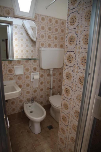 Bathroom 4, Hotel Adriatica, Rimini