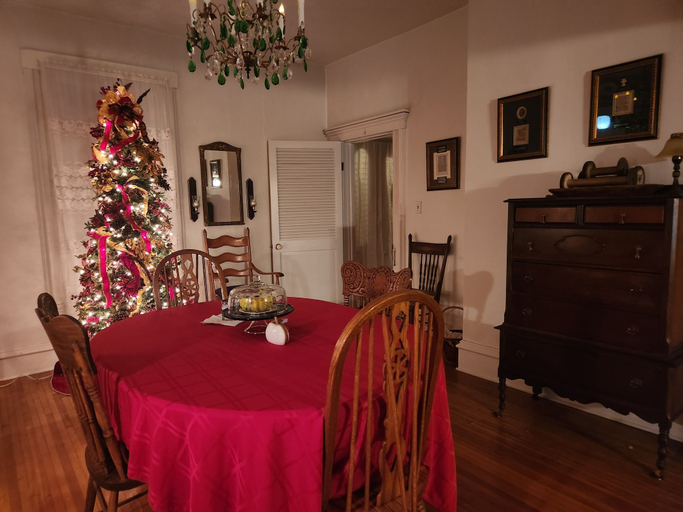 Others 5, Hawthorne Inn, Morgan