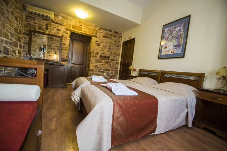 Bedroom 2, Archontiko Riziko, North Aegean