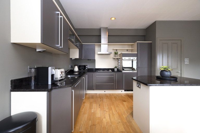 Others 5, JOIVY 5-star Luxurious George Street Apartment, Edinburgh
