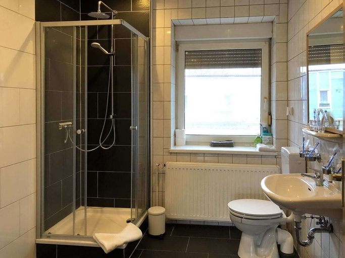 Bathroom 5, Landlust Hotel, Oberhavel