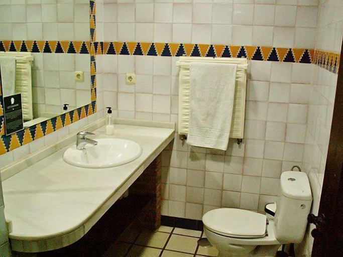 Bathroom 4, Oasis Backpackers Hostel Granada, Granada