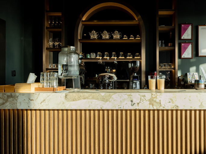 Food & Drinks 5, Seawall Inn, Pingtung