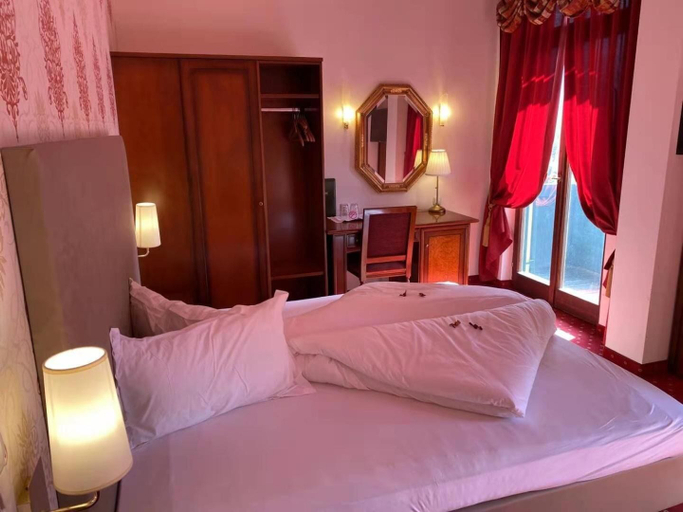 Bedroom 3, Hotel Kaiser Franz Josef, Spittal an der Drau