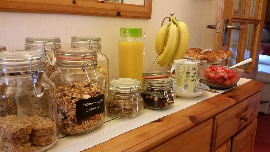 Food & Drinks 4, Mandeley Guest House, Cornwall