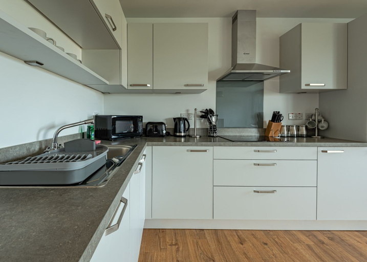 Others 5, Stylish Modern Apartment, Edinburgh