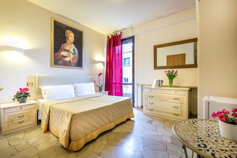 Monna Clara Affittacamere, Florence