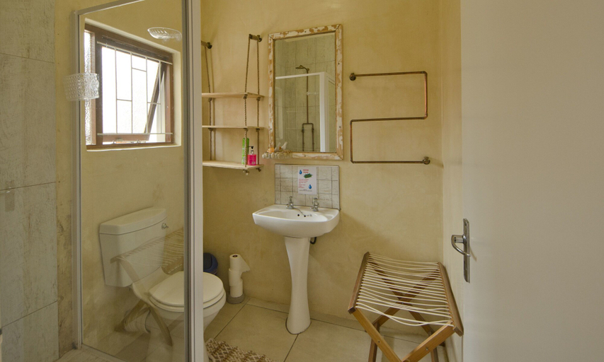 Bathroom 5, Island Vibe Knysna Hostel, Eden