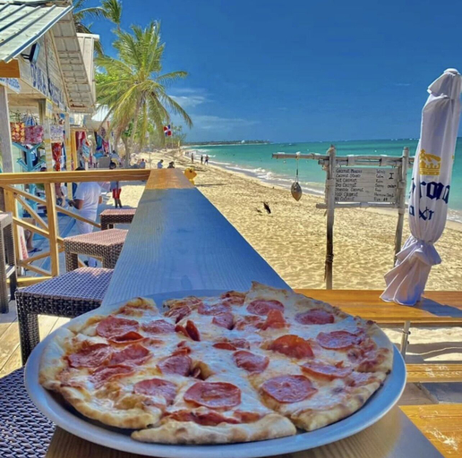 Food & Drinks 5, Olas de Sol Caribe playa Los Corales, Salvaleon de Higuey