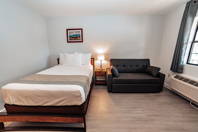 Bedroom 3, Arrowhead Resort, Rhea