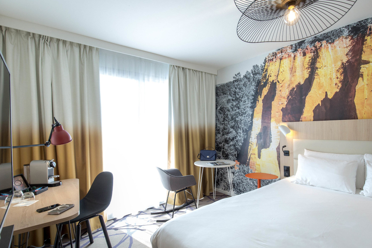 Bedroom 3, Mercure Cavaillon Hotel, Vaucluse