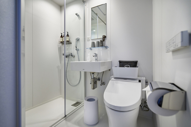 Bathroom 5, The Reign Hotel Kyoto, Kyoto