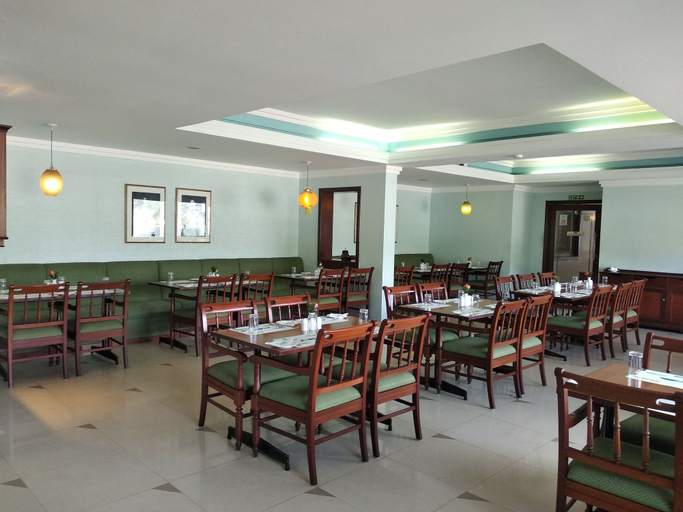 Food & Drinks 5, Issacs Residency, Idukki