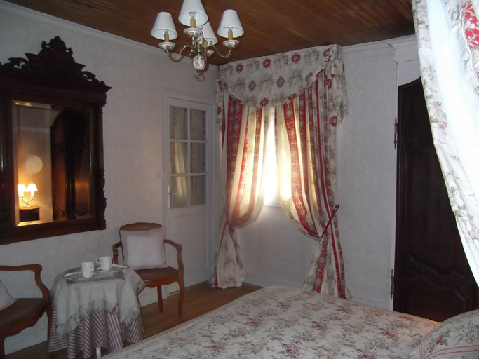 Bedroom 4, Le Clos de La Font Queroy, Charente